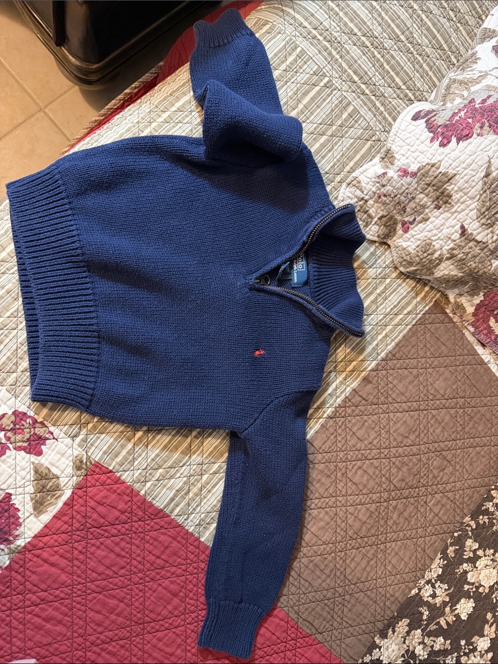 Boys sweater and jacket bundle
toddler size 2T
